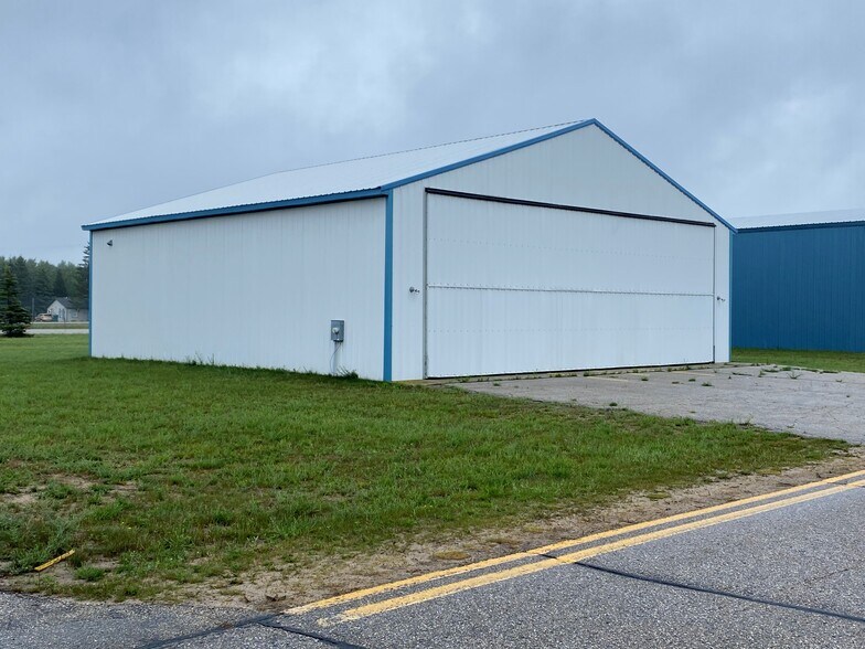 1395 N US Highway 31, Pellston, MI à vendre - Photo de l’immeuble – Image 2 sur 5