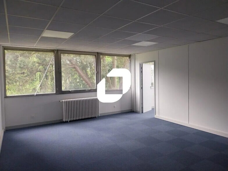 Bureau dans Carquefou à louer - Photo de l’immeuble – Image 3 sur 11