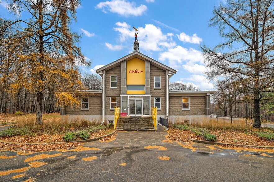 2351 Boul Du Curé-Labelle, Saint-jerome, QC à vendre - Photo principale – Image 1 sur 4