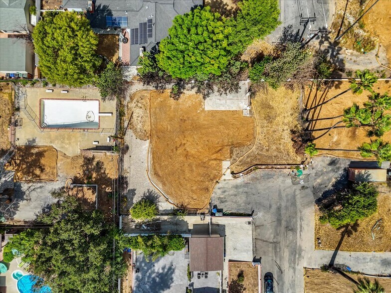 672 Colman St, Altadena, CA à vendre - Photo de l’immeuble – Image 2 sur 5