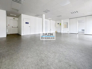 Plus de détails pour Local d'activités à louer