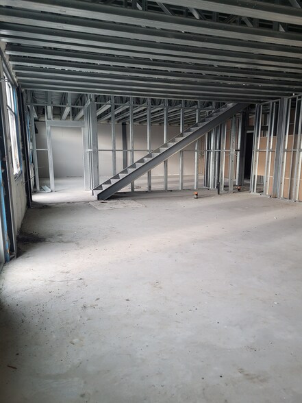 2202-2210 E Redbear Av, Regina, SK à louer - Photo intérieure – Image 2 sur 8
