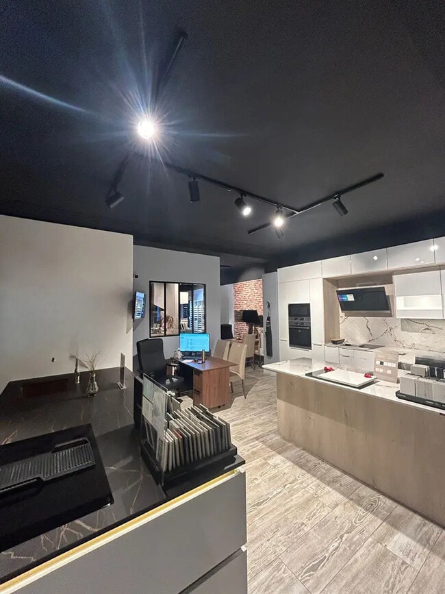 Plus de détails pour Local commercial à louer