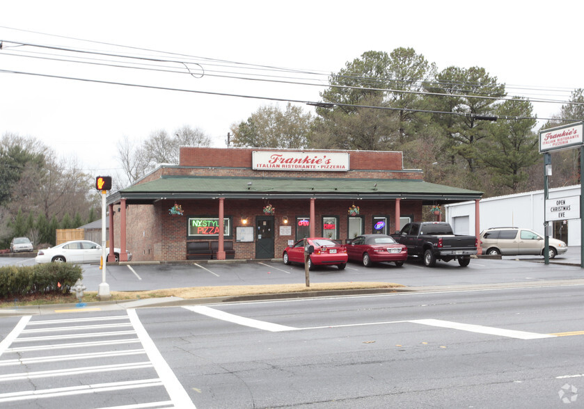 3085 NE Canton Rd, Marietta, GA à louer - Photo principale – Image 1 sur 3