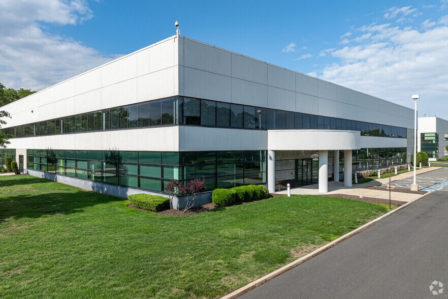 260 Industrial Way W, Eatontown, NJ à louer - Autre – Image 2 sur 10