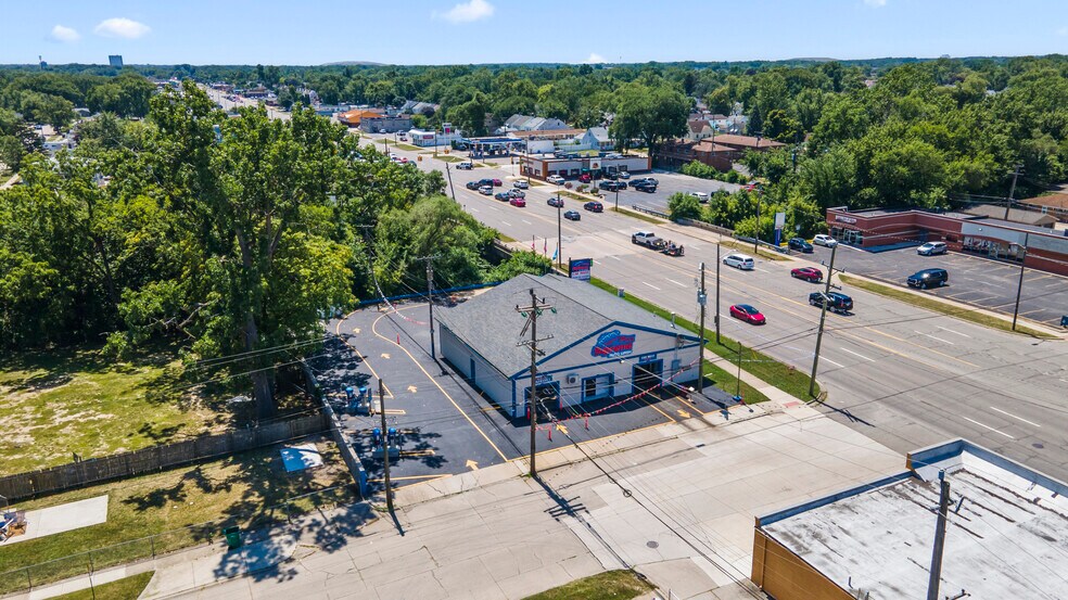 4057 Dix Hwy, Lincoln Park, MI à vendre - Aérien – Image 2 sur 9
