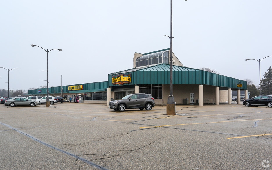 900-914 W Main St, Waupun, WI à louer - Photo principale – Image 1 sur 1