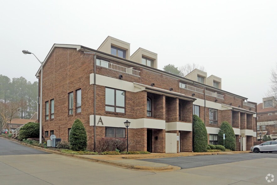 3326 Durham Chapel Hill Blvd, Durham, NC à louer - Photo de l’immeuble – Image 2 sur 6