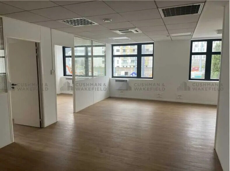16 Rue Jean Jacques Rousseau, Issy-les-Moulineaux à louer - Photo de l’immeuble – Image 2 sur 23