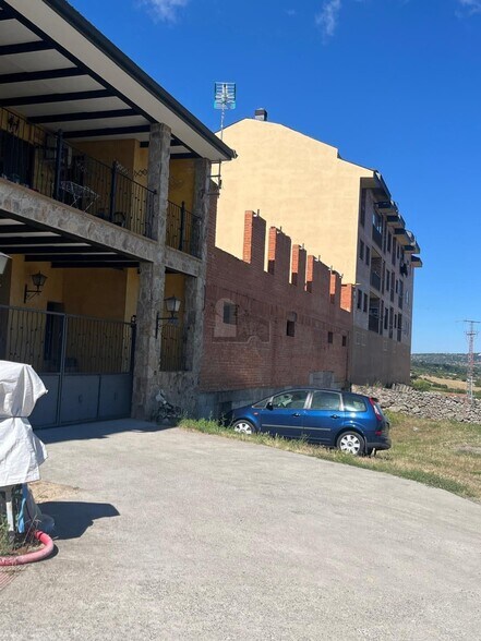 Terrain dans El Espinar, Segovia à vendre - Photo de l’immeuble – Image 3 sur 8