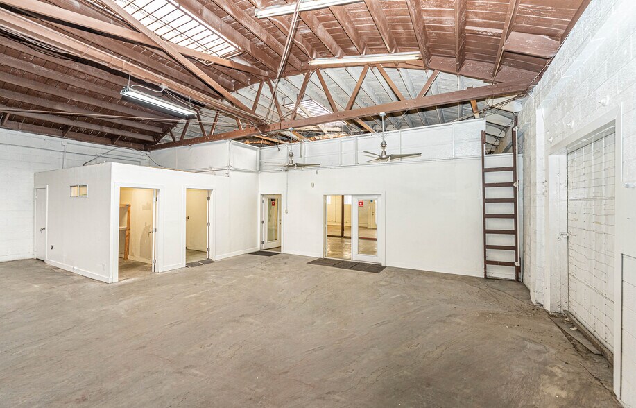 947 N Vignes St, Los Angeles, CA à vendre - Photo de l’immeuble – Image 2 sur 39