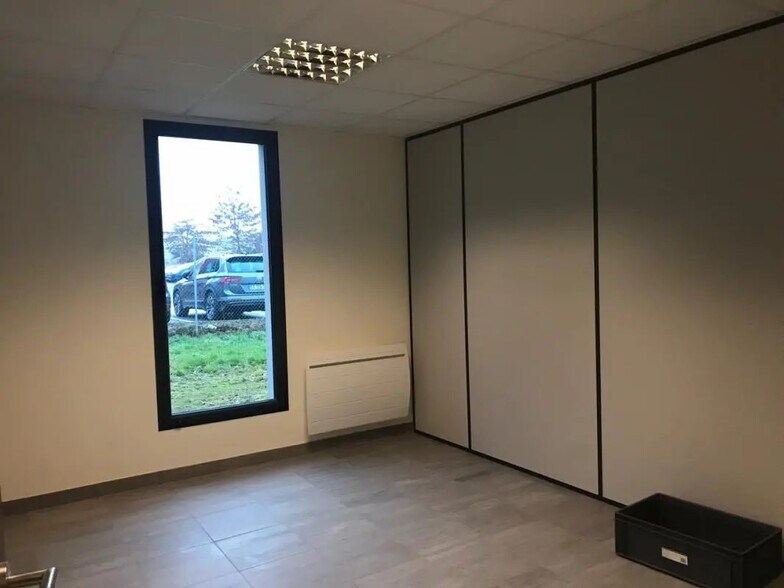 Bureau dans Couëron à louer - Photo de l’immeuble – Image 3 sur 4