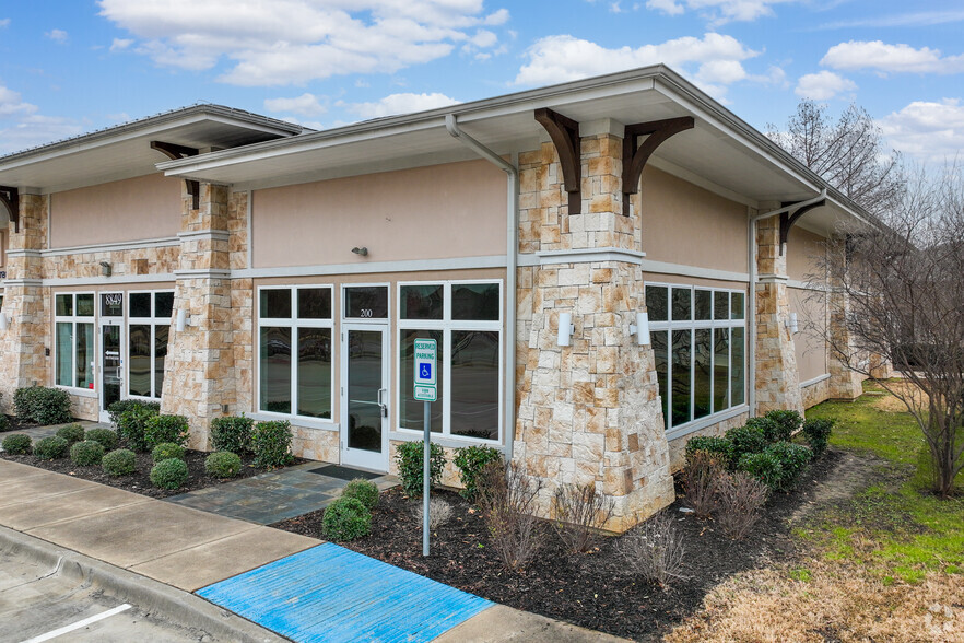 8849 Davis Blvd, Keller, TX à louer - Photo de l’immeuble – Image 1 sur 15