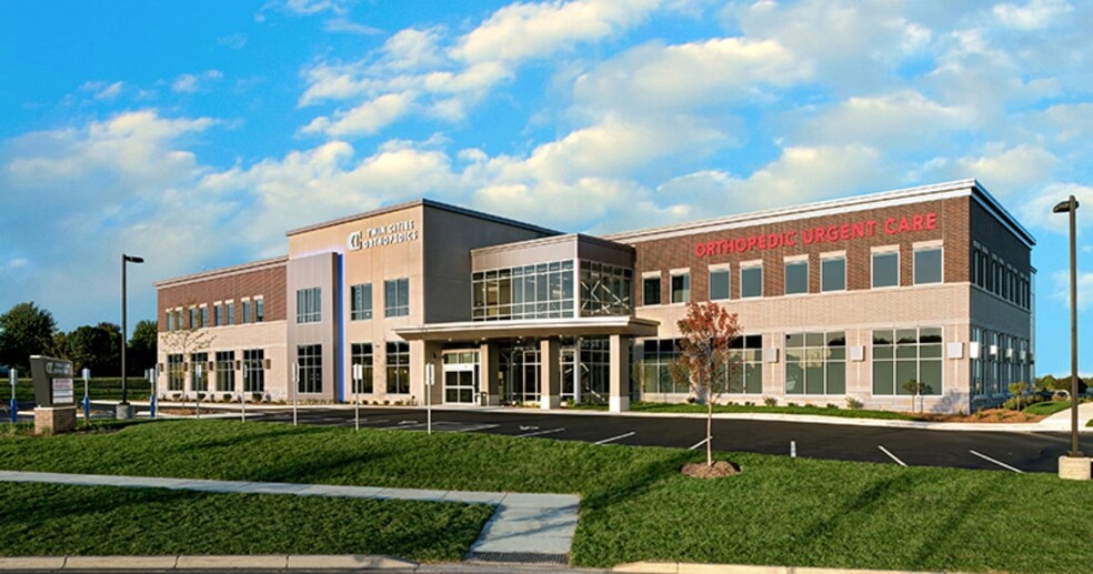 4040 Radio Dr, Woodbury, MN à louer - Photo principale – Image 1 sur 5