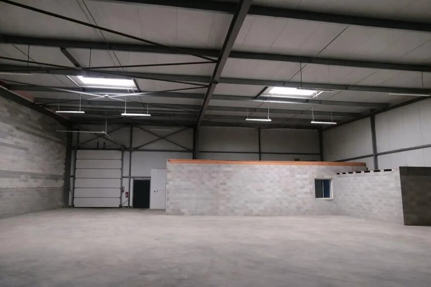 Bureau dans Villeneuve-Tolosane à louer - Photo intérieure – Image 1 sur 7