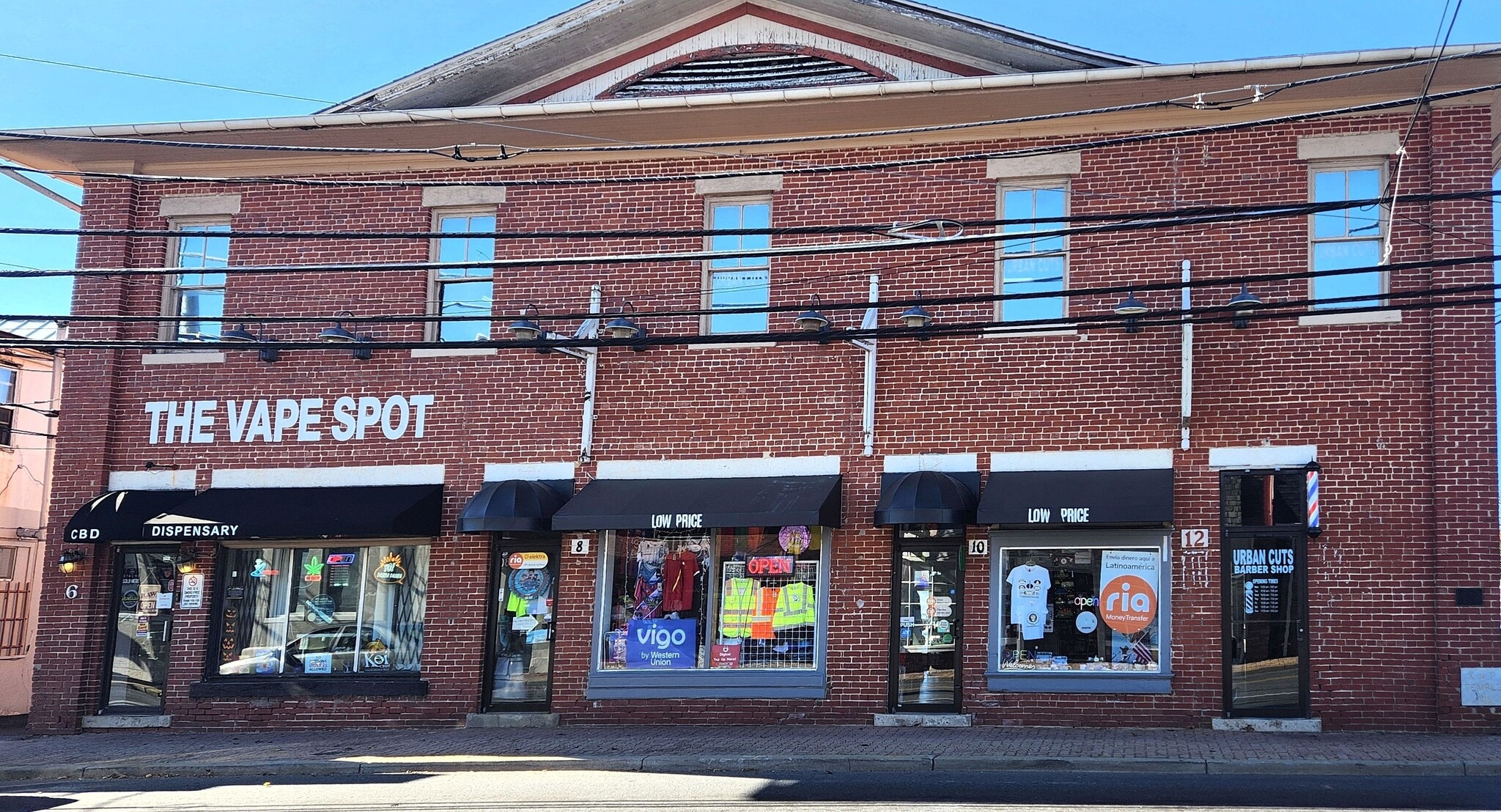 8-12 N Summit Ave, Gaithersburg, MD à louer Photo de l’immeuble– Image 1 sur 17