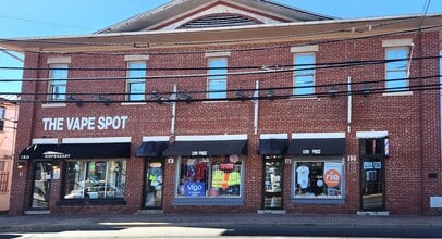 8-12 N Summit Ave, Gaithersburg, MD à louer Photo de l’immeuble– Image 1 sur 17