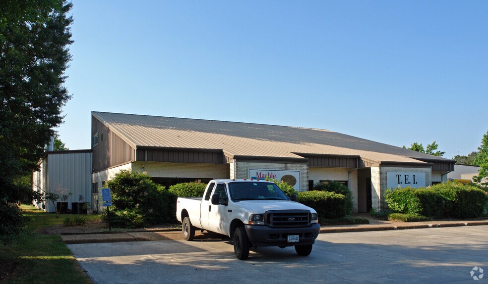 724 City Center Blvd, Newport News, VA à louer - Photo de l’immeuble – Image 3 sur 27