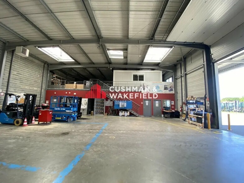 Bureau dans Bruguières à louer - Photo intérieure – Image 2 sur 8