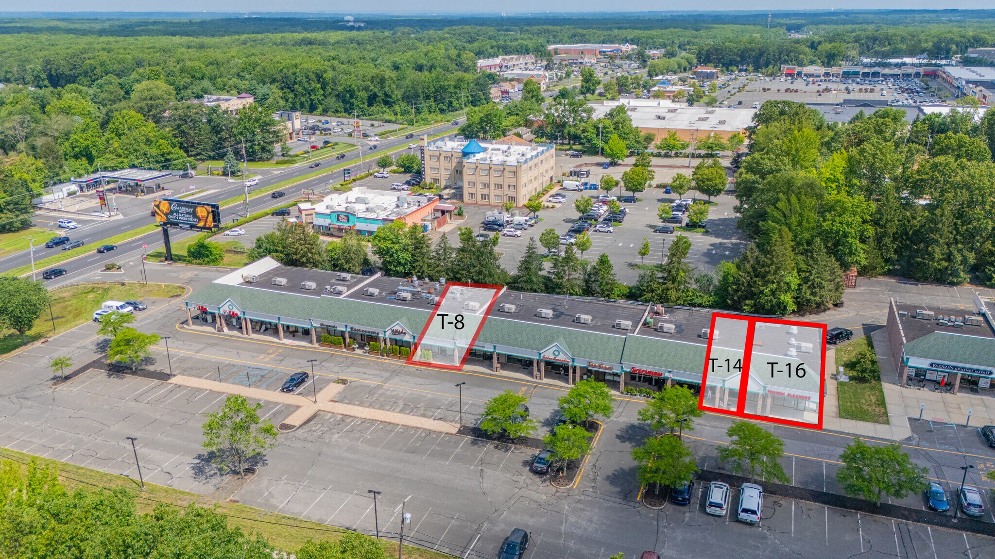 184 US Highway 9, Morganville, NJ à louer Photo de l’immeuble– Image 1 sur 3