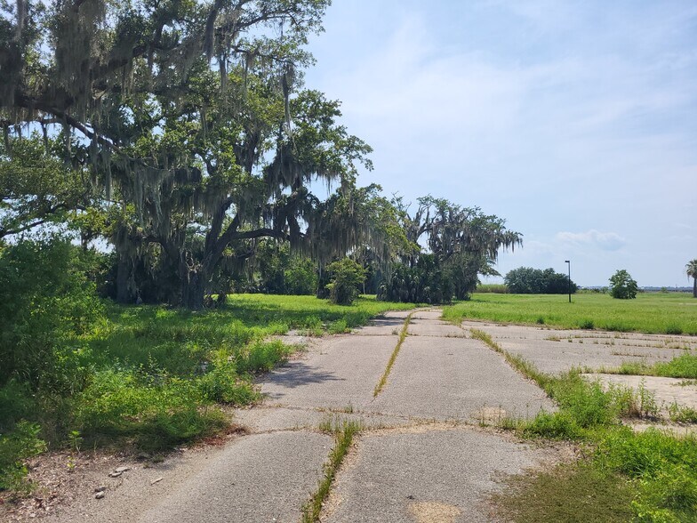 34 Acres On Henderson Pt, Pass Christian, MS à vendre - Photo de l’immeuble – Image 3 sur 24