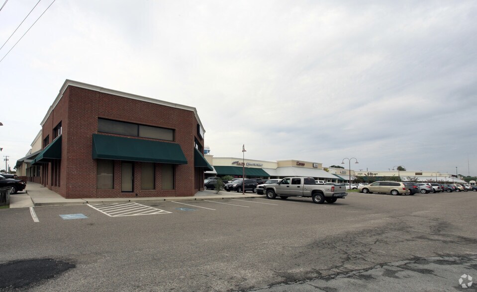 10144 Ford Ave, Richmond Hill, GA à louer - Photo de l’immeuble – Image 3 sur 18