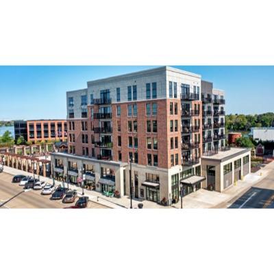 201 W Wisconsin Ave, Neenah, WI à louer - Photo de l’immeuble – Image 1 sur 29