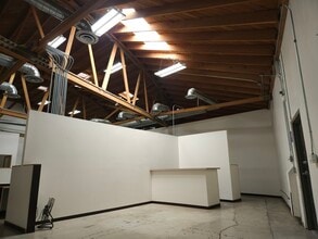 5645-5655 W. Adams Boulevard Blvd, Los Angeles, CA à louer Photo de l’immeuble– Image 1 sur 17