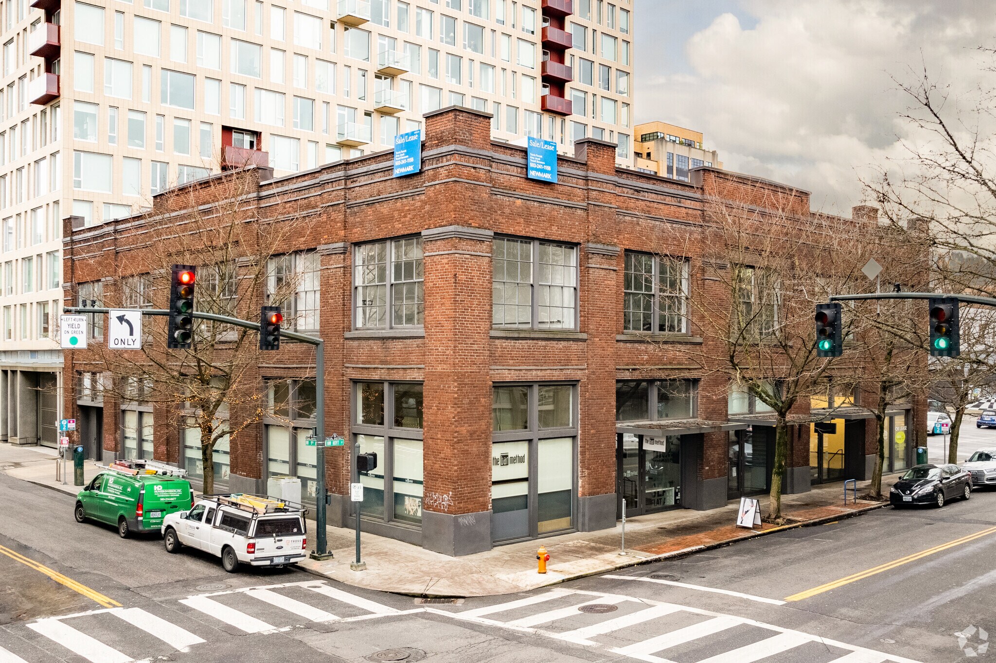904-916 NW Hoyt St, Portland, OR à louer Photo principale– Image 1 sur 11