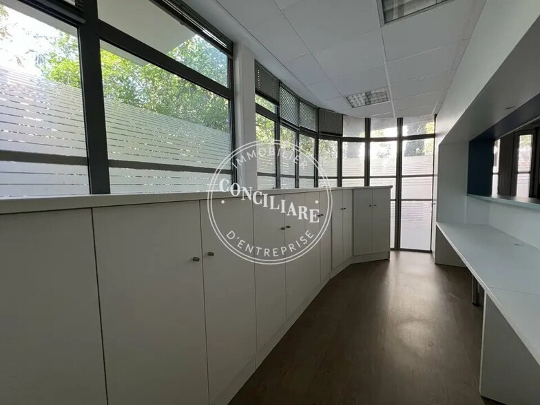 Local d’activités dans Toulouse à louer - Photo de l’immeuble – Image 2 sur 5