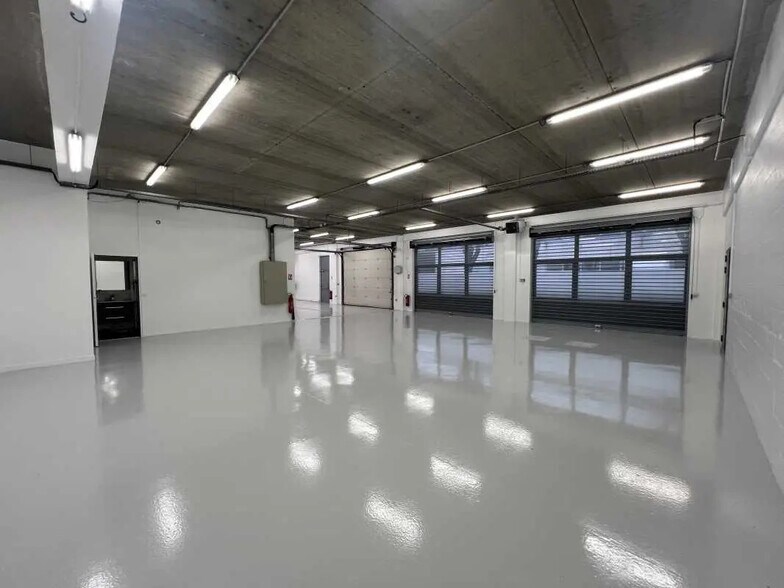 161/163 Rue De La Belle Etoile, Roissy-en-France à louer - Photo de l’immeuble – Image 3 sur 9