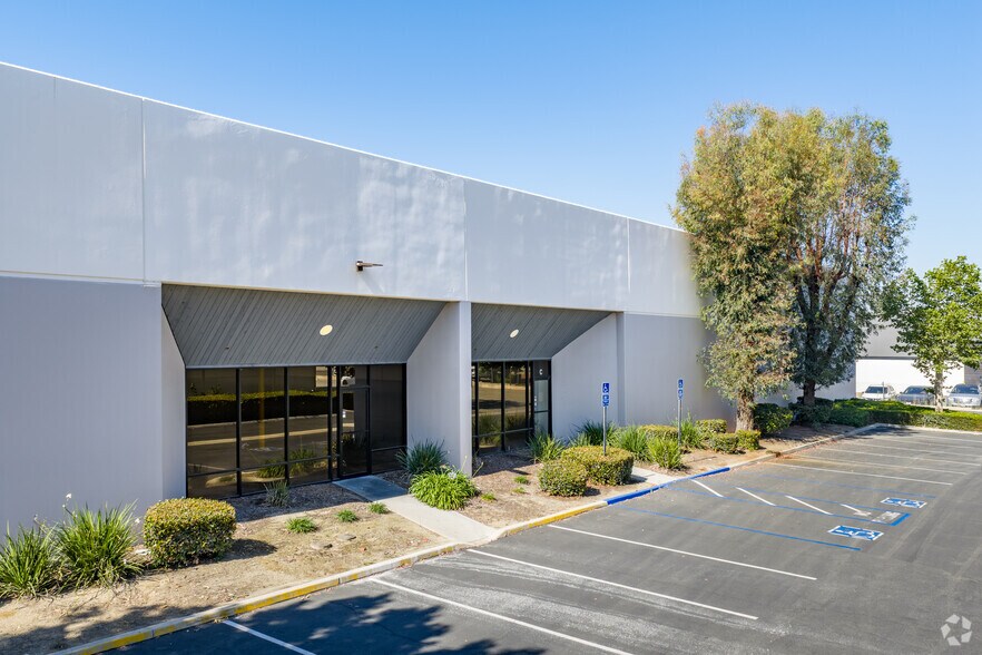 1811 Riverview Dr, San Bernardino, CA à louer - Photo de l’immeuble – Image 3 sur 10