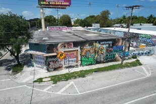 High-Visibility Wynwood Corner Building - Immobilier d'entreprise