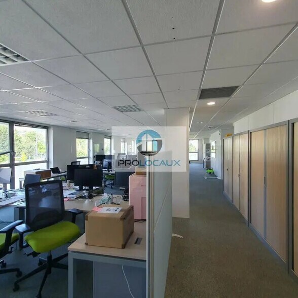 Bureau dans Grenoble à louer - Photo de l’immeuble – Image 3 sur 12