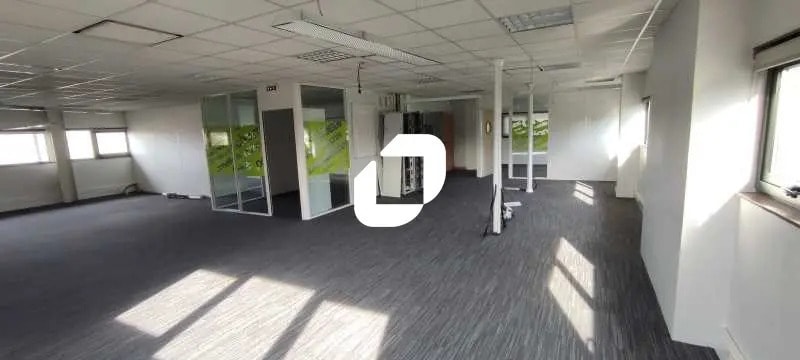 Bureau dans VILLENAVE-D'ORNON à louer - Photo de l’immeuble – Image 2 sur 7