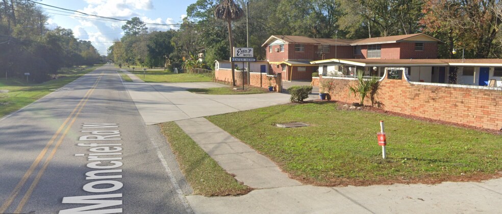 5913 Moncrief Rd W, Jacksonville, FL à vendre - Photo de l’immeuble – Image 1 sur 14