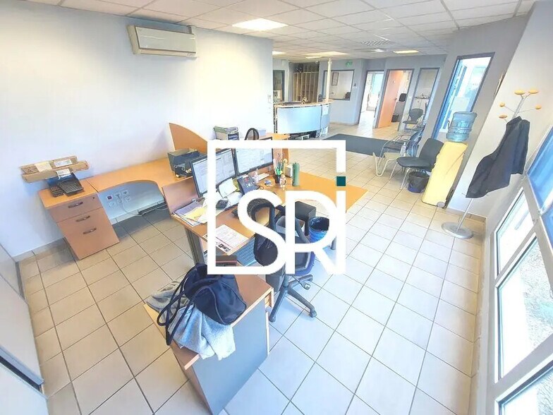 Bureau dans Clermont-Ferrand à louer - Photo de l’immeuble – Image 2 sur 12