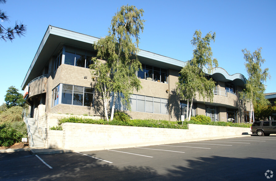 2520 Camino Diablo, Walnut Creek, CA à louer - Photo de l’immeuble – Image 3 sur 5
