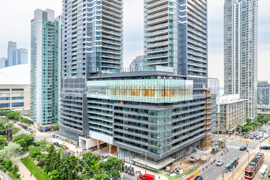 23 Spadina Ave, Toronto, ON à louer - Photo de l’immeuble – Image 3 sur 9