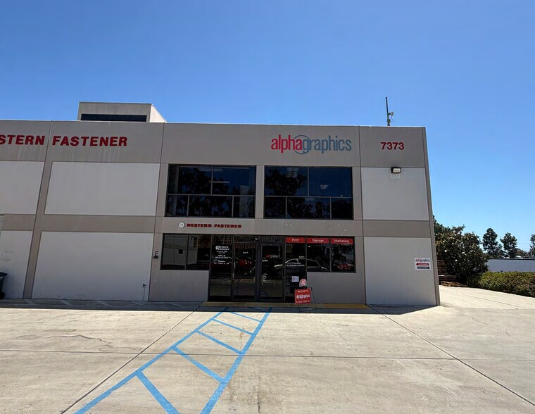 7373 Engineer Rd, San Diego, CA à louer - Photo de l’immeuble – Image 3 sur 5