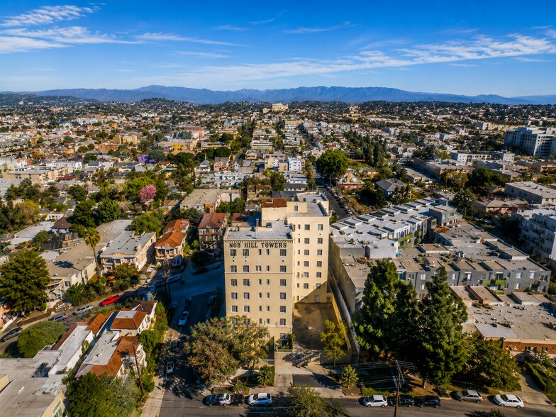 2430 Ocean View Ave, Los Angeles, CA à vendre - Photo de l’immeuble – Image 2 sur 13