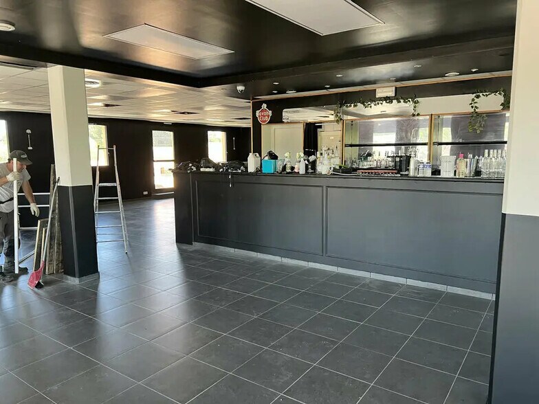 Local commercial dans Aix-en-Provence à louer - Photo de l’immeuble – Image 3 sur 5