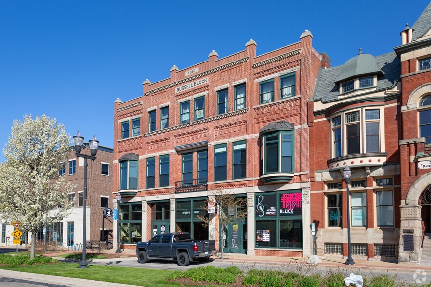 360-66 W Western Ave, Muskegon, MI à vendre - Photo principale – Image 1 sur 35