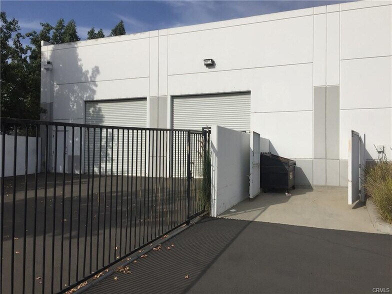 1976 W Holt Ave, Pomona, CA à louer - Photo intérieure – Image 3 sur 13