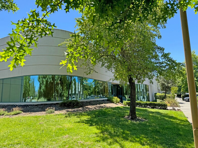 428 Aviation Blvd, Santa Rosa, CA à louer - Photo de l’immeuble – Image 2 sur 3