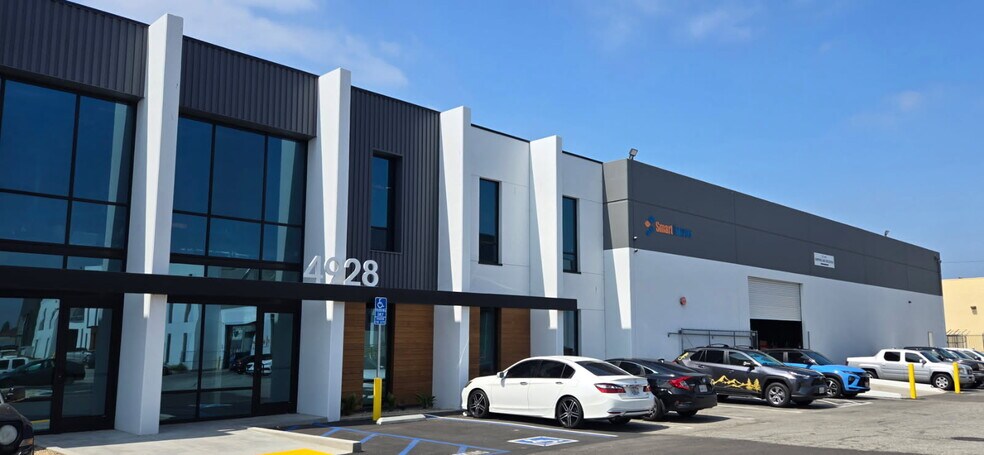 4910 W Rosecrans Ave, Hawthorne, CA à louer - Photo de l’immeuble – Image 2 sur 2