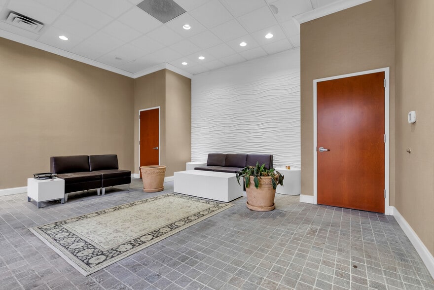 3443 Route 66, Neptune, NJ à louer - Photo intérieure – Image 3 sur 34