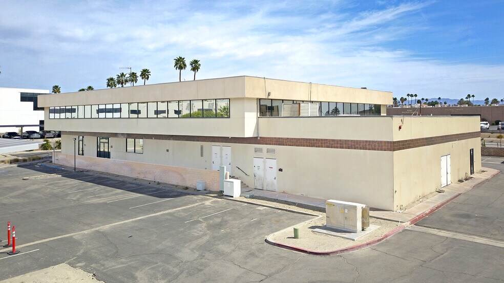41725 Cook St, Palm Desert, CA à vendre - Photo de l’immeuble – Image 3 sur 9