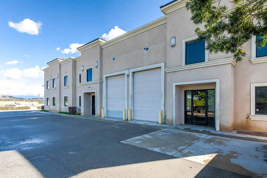 5908 Jasmine St, Riverside, CA à louer - Photo de l’immeuble – Image 3 sur 7