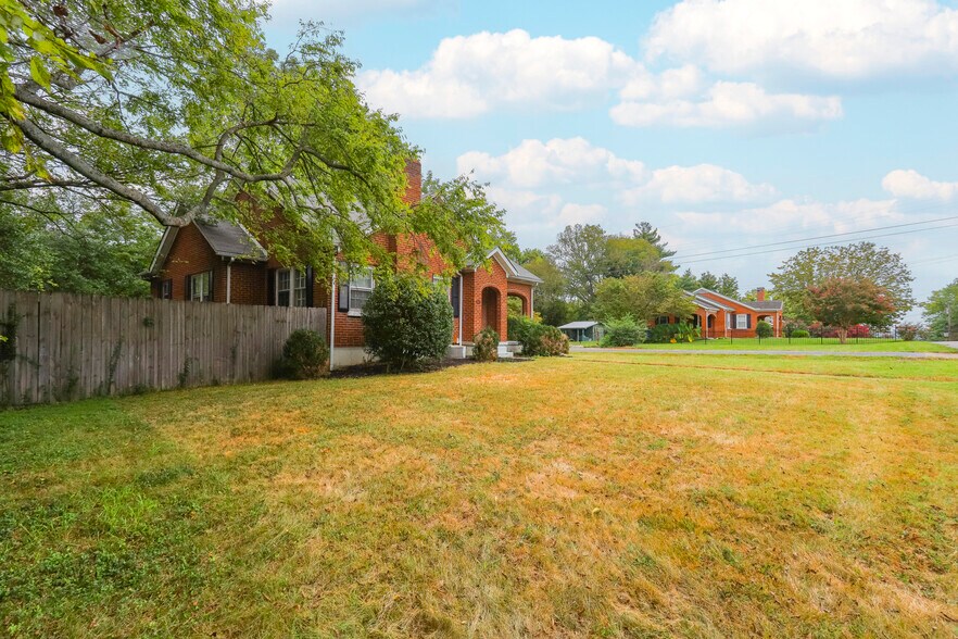 103 Bass Dr, Columbia, TN à vendre - Photo de l’immeuble – Image 3 sur 42